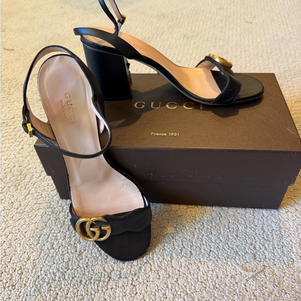 Gucci Black Leather Slingback Heels with Gold Double G